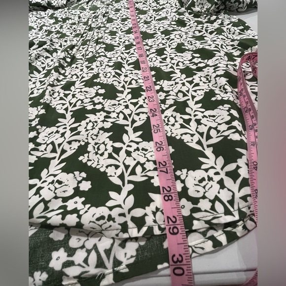 Fun 2 Fun Green Floral Blouse 3XL - Picture 9 of 9